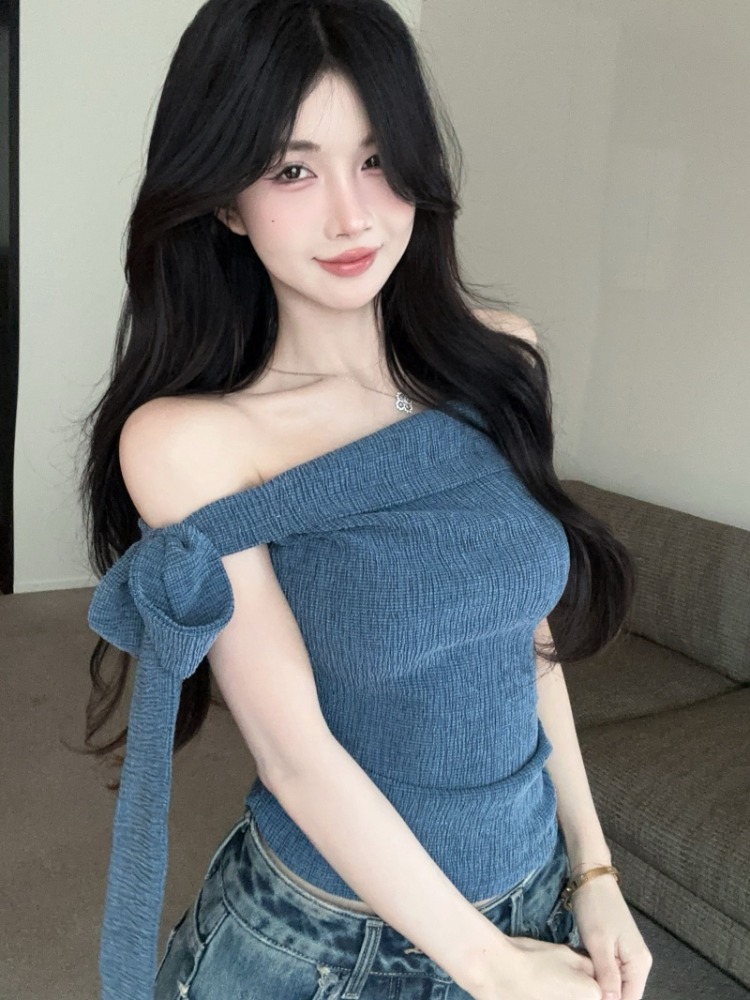 T Shirt Tight Fit - تي شيرت نسائي صيفي بكتف واحد